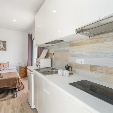 Apartamento Céntrico ático Con Terraza Privada *