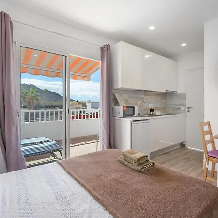 Céntrico ático Con Terraza Privada *