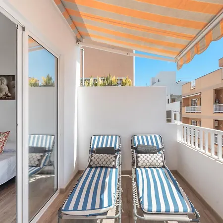 Céntrico ático Con Terraza Privada Apartamento *