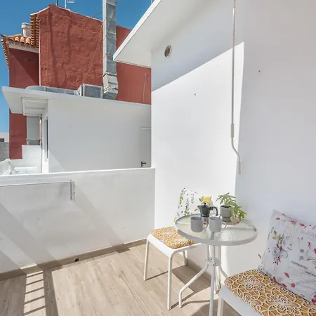 Céntrico ático Con Terraza Privada *